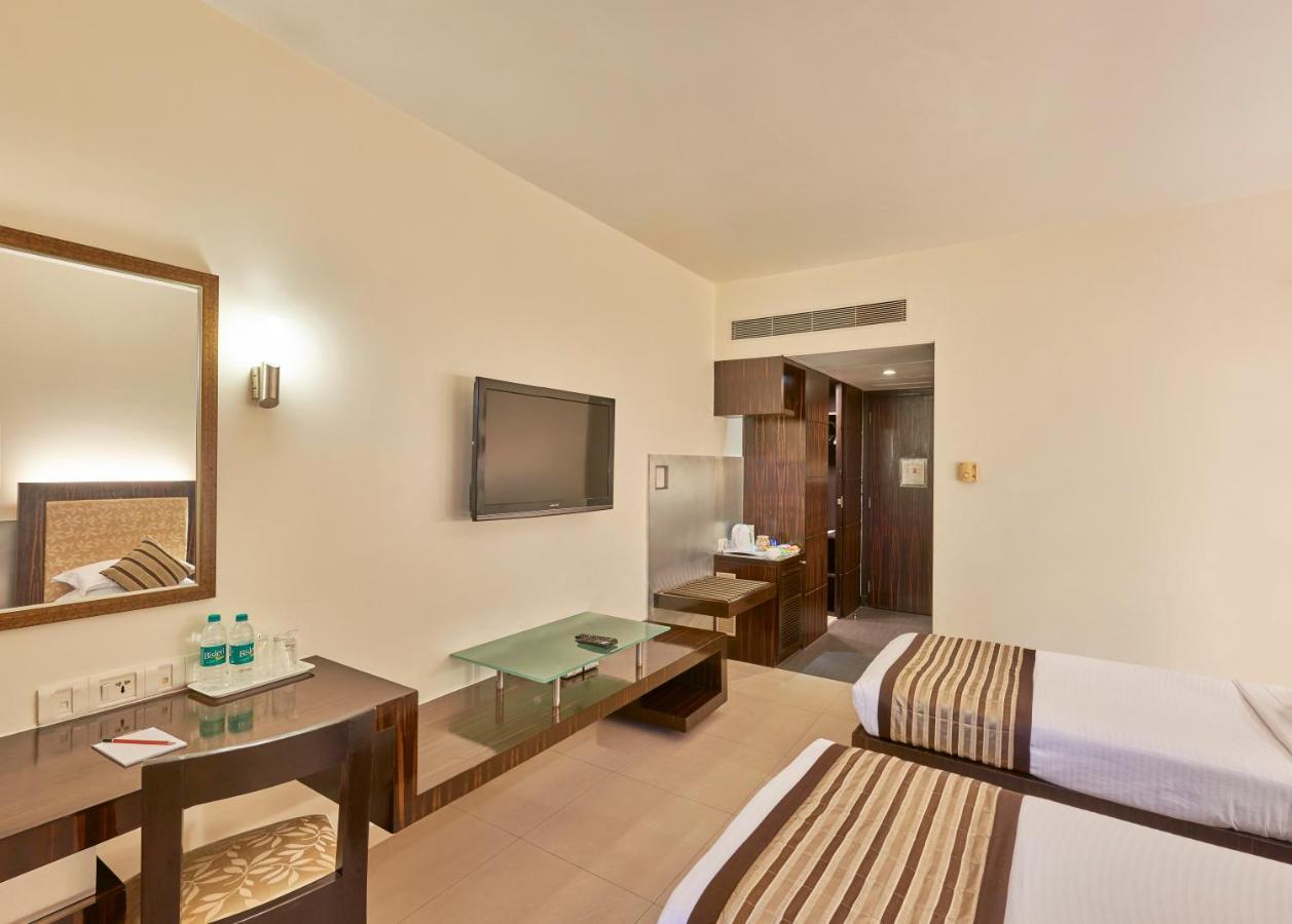 Krishna Palace Hotel Mumbai Dış mekan fotoğraf