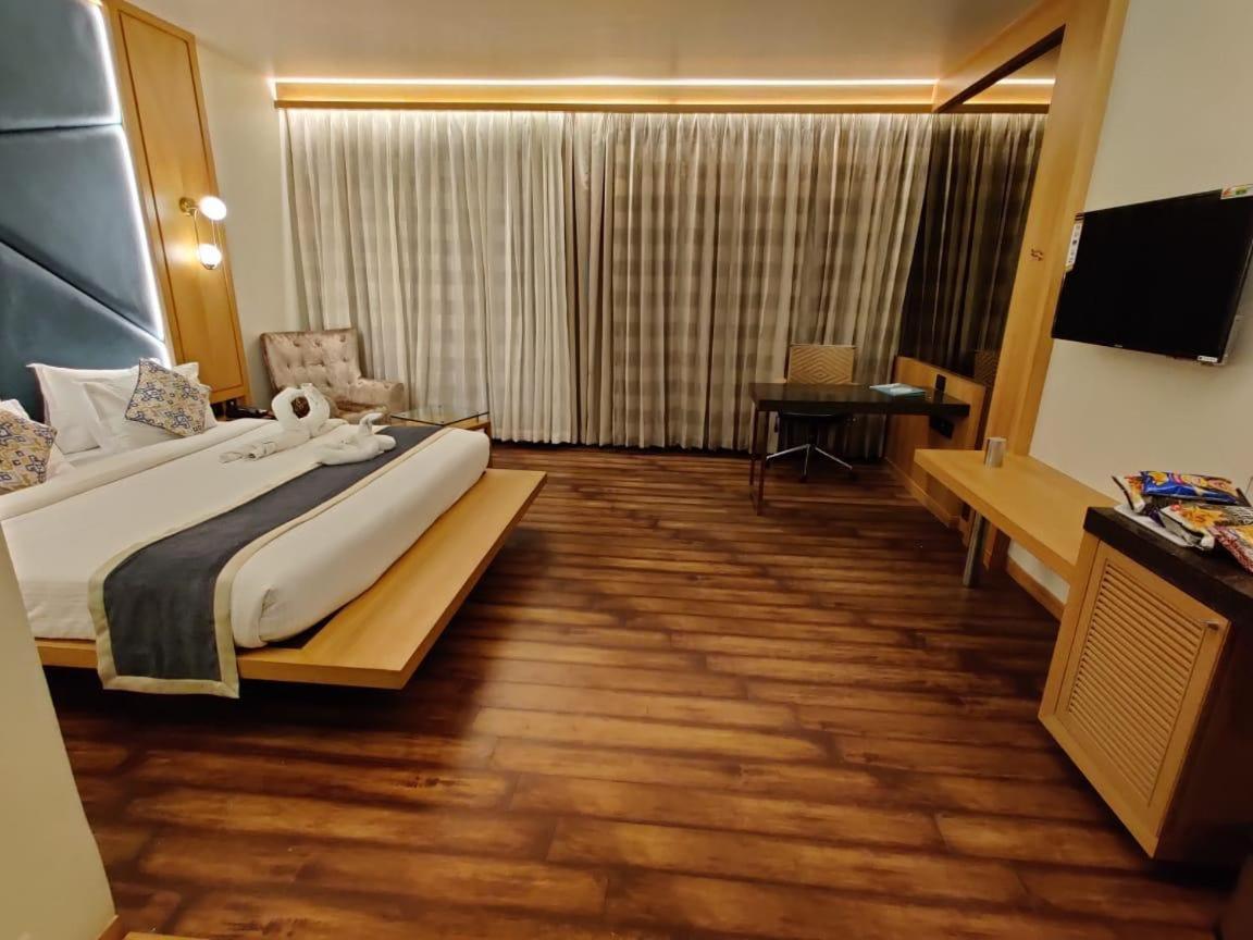 Krishna Palace Hotel Mumbai Dış mekan fotoğraf
